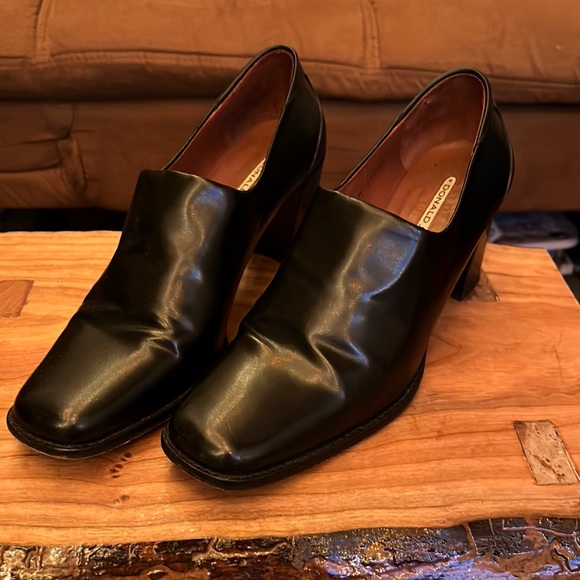 Donald J. Pliner Shoes - VINTAGE Donald J Pliner Women’s Leather Square Toe Heels Size 7